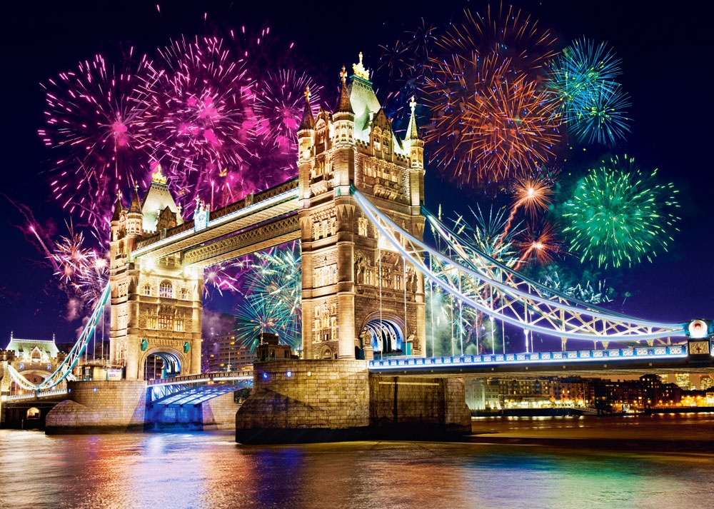 London, United Kingdom: Festive Tower Bridge